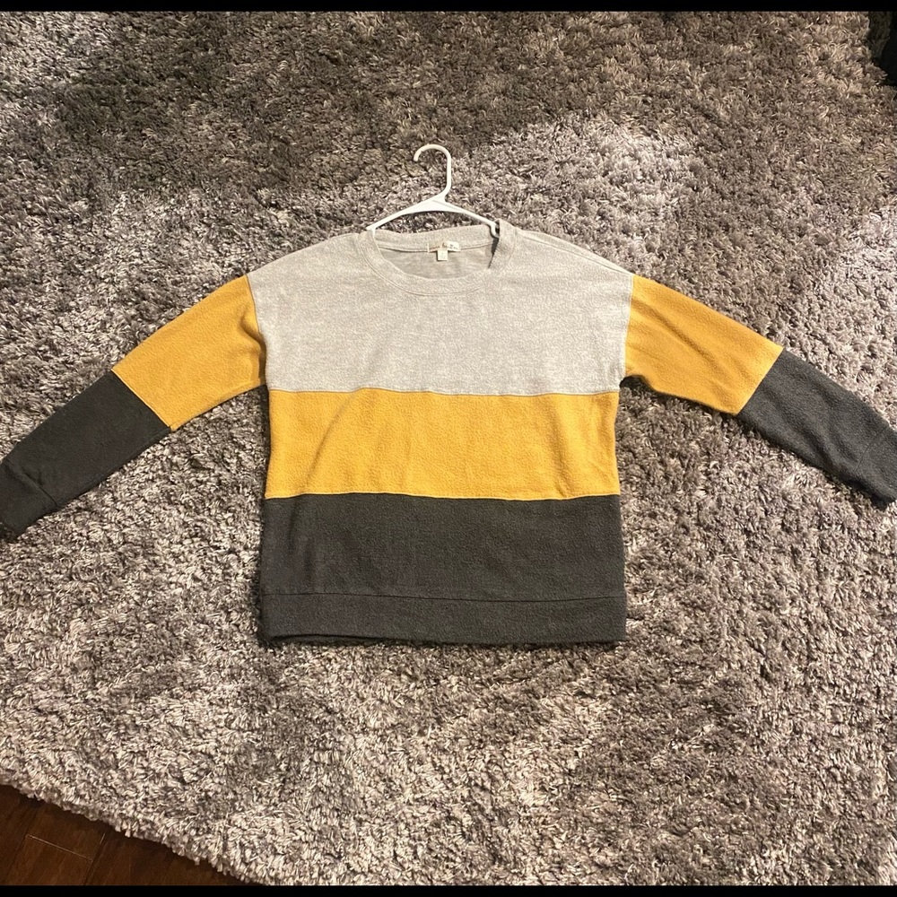 nine britton crew neck sweater, size S, gray and yellow